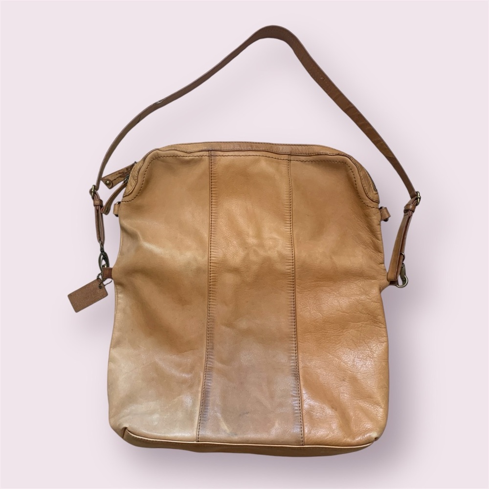 👜Tuscany soft leather camel color purse👜 - Picture 4 of 8